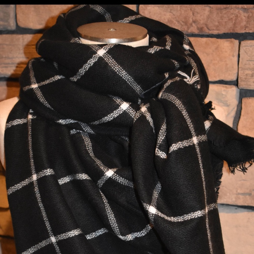 Black Plaid Blanket Scarf
